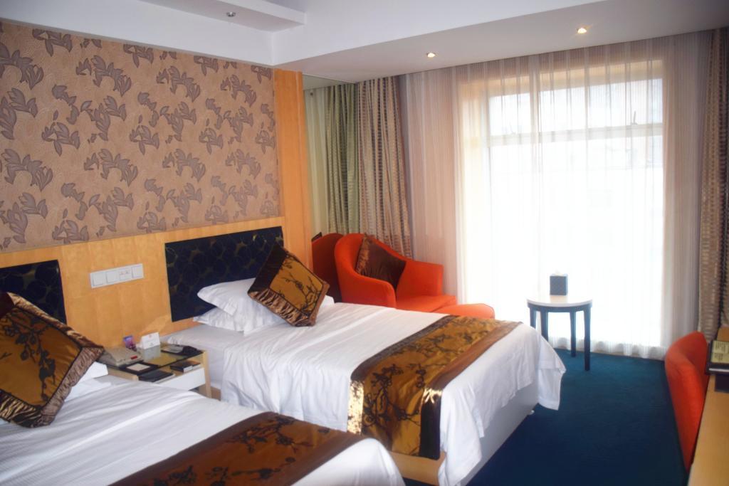 Puxi New Century Hotel Shanghai Exterior photo